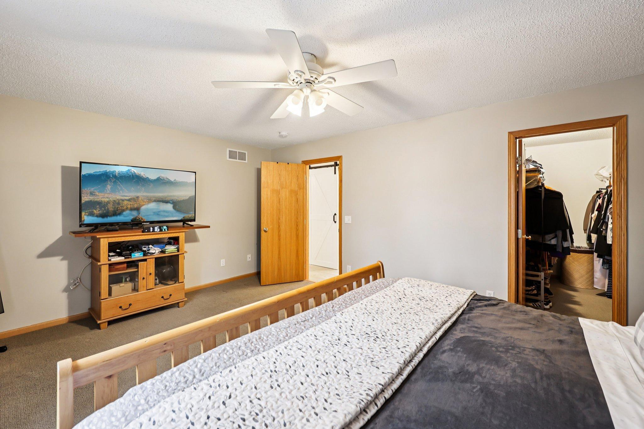 16-web-or-mls-Birch Rd-S0703-016.jpg