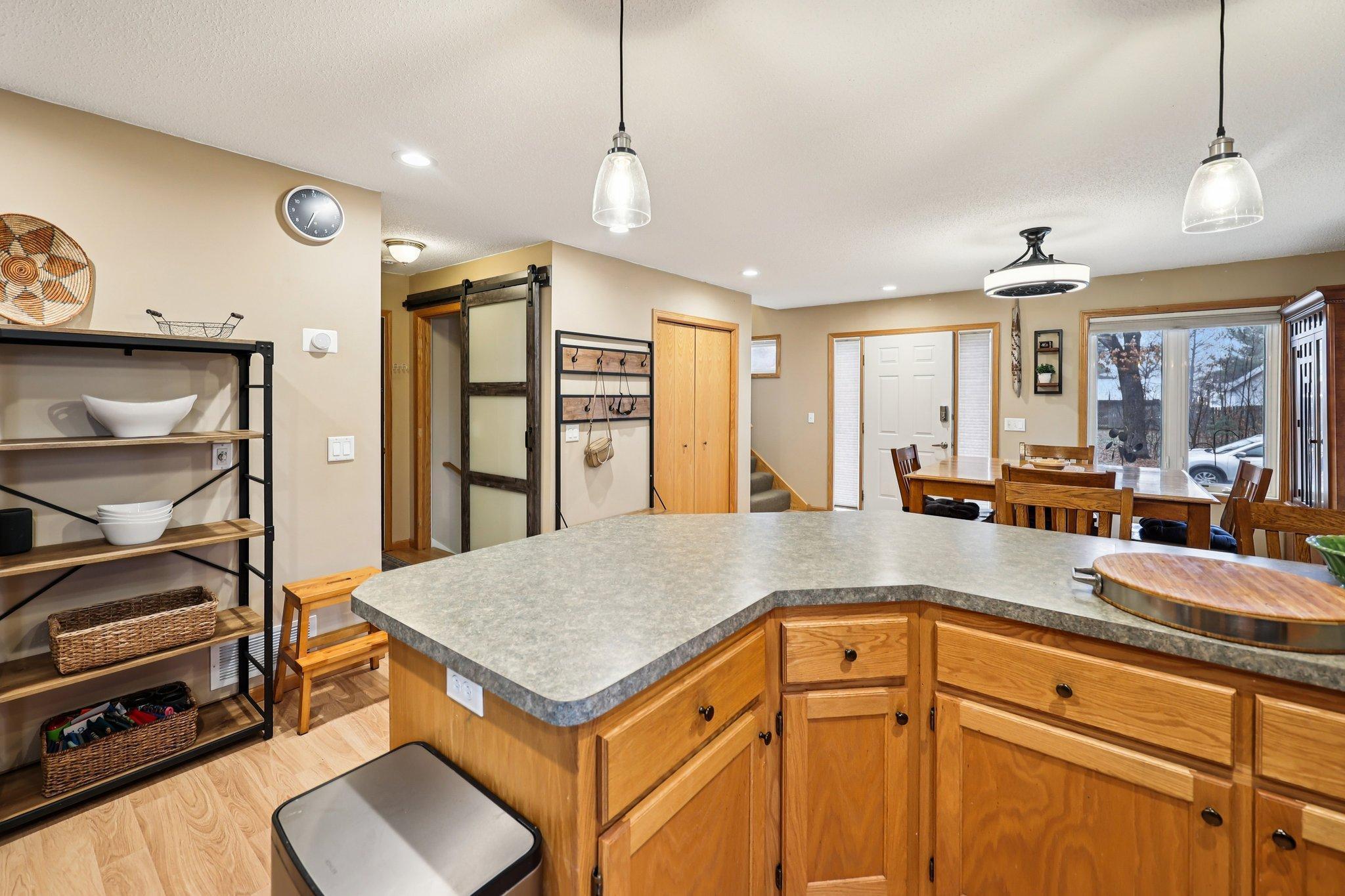 12-web-or-mls-Birch Rd-S0703-012.jpg