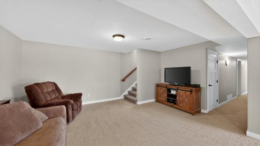 1442 30th Street NW, Austin, MN 55912