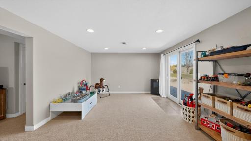 1442 30th Street NW, Austin, MN 55912