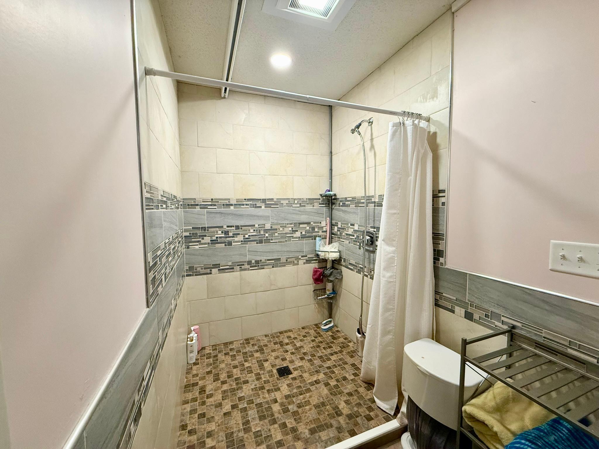 Primary shower