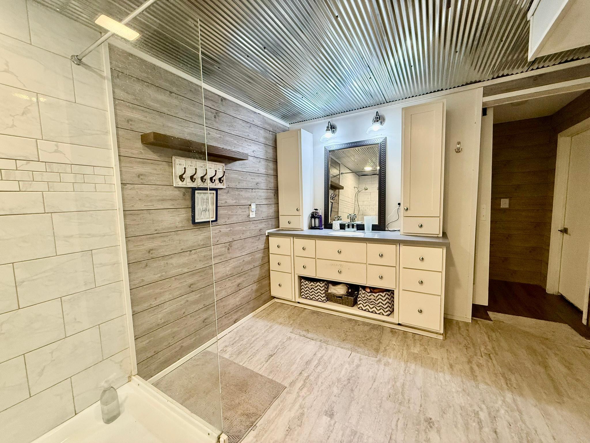 Private primary bath