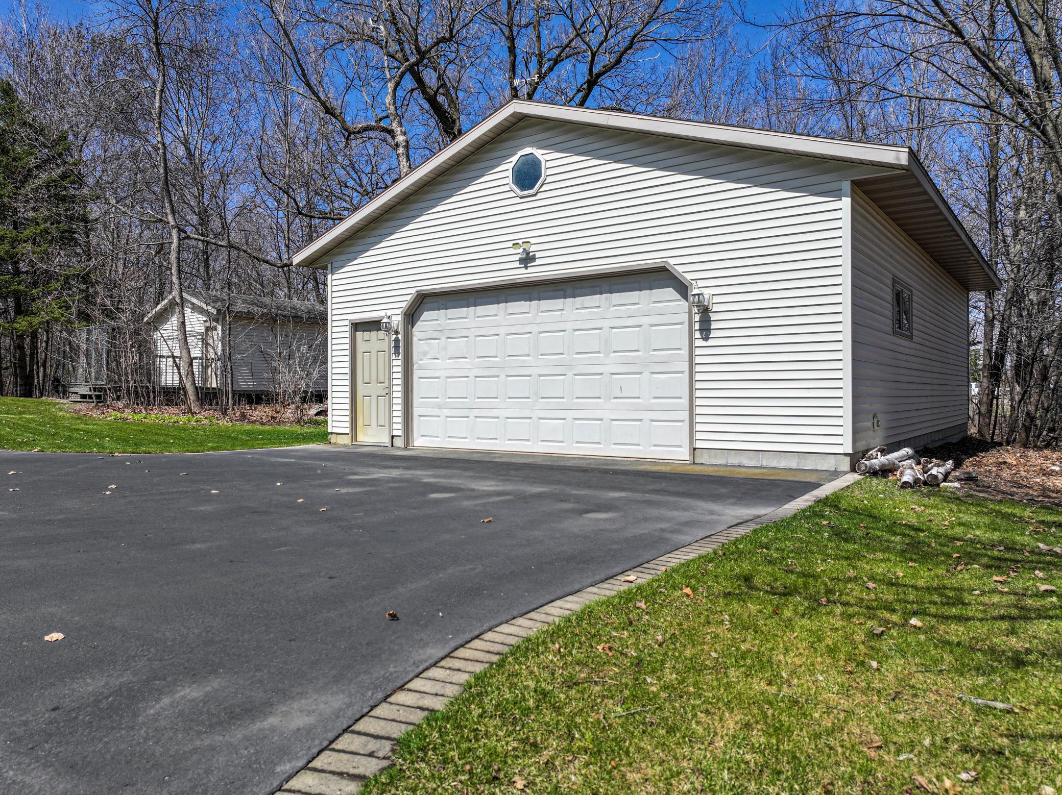 Detached Garage/Storage