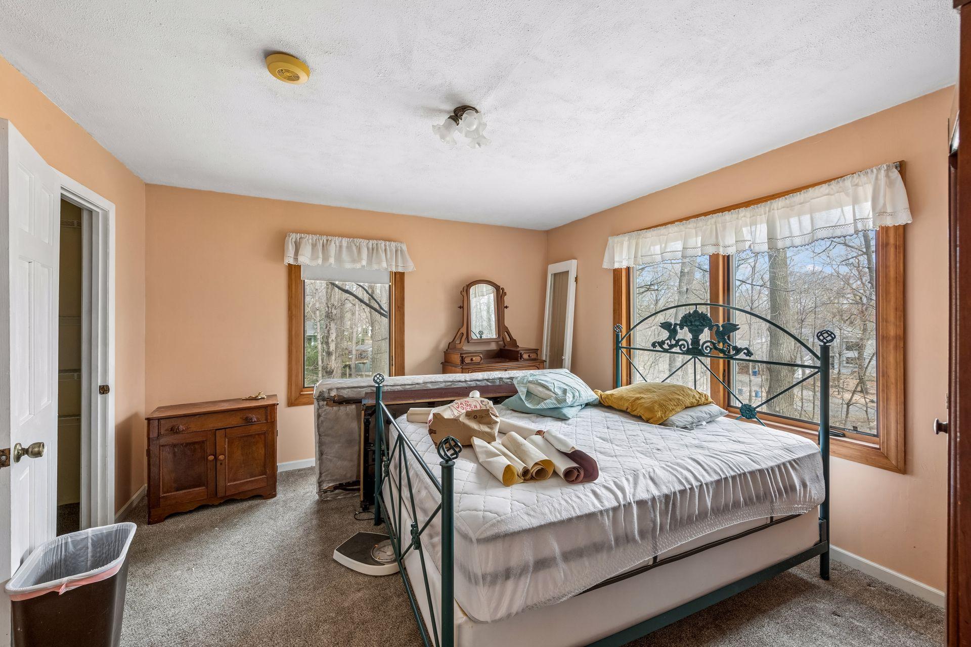 The primary bedroom has a northeast exposure