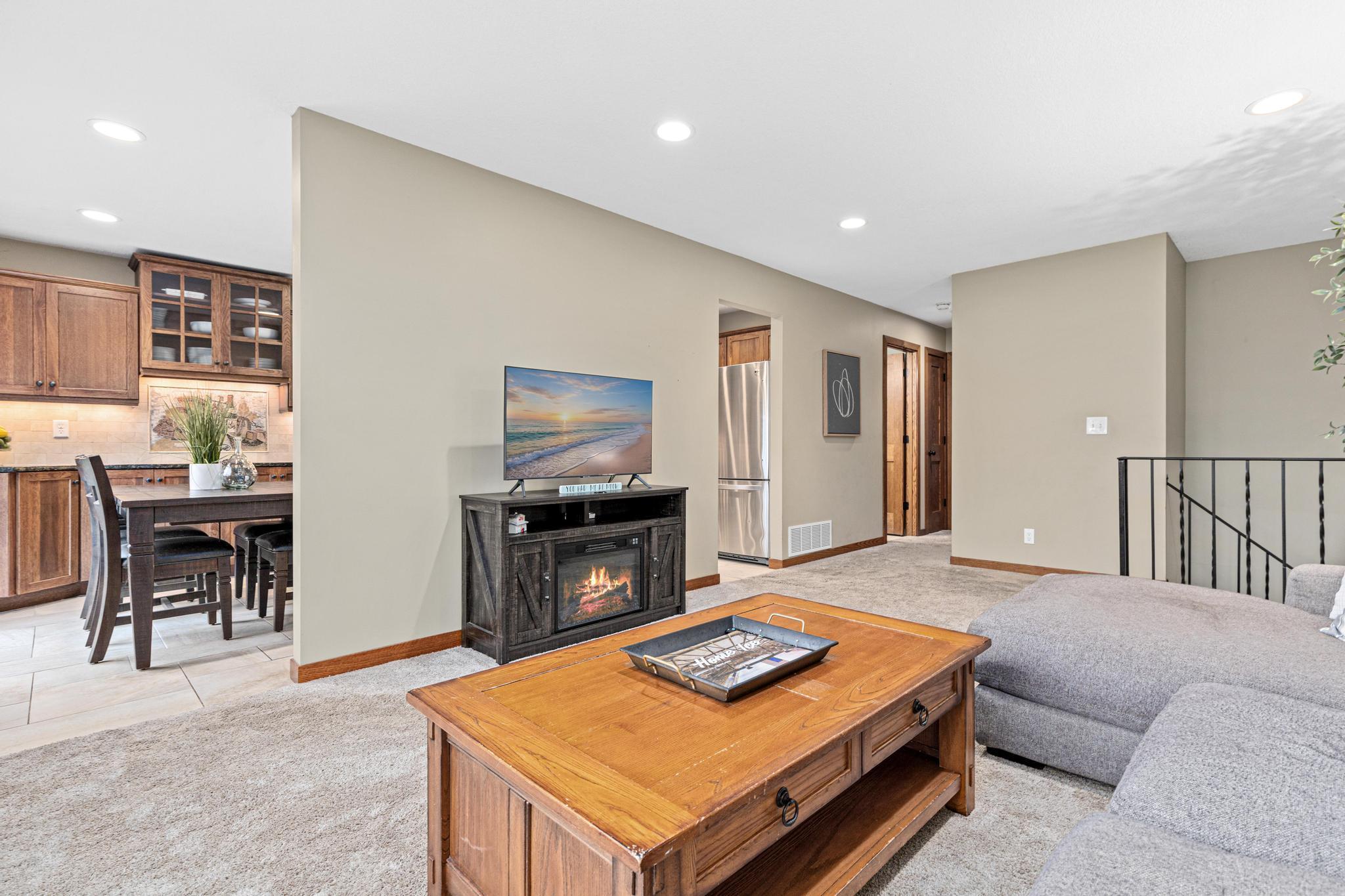 Open feel makes gathering and entertaining effortless.