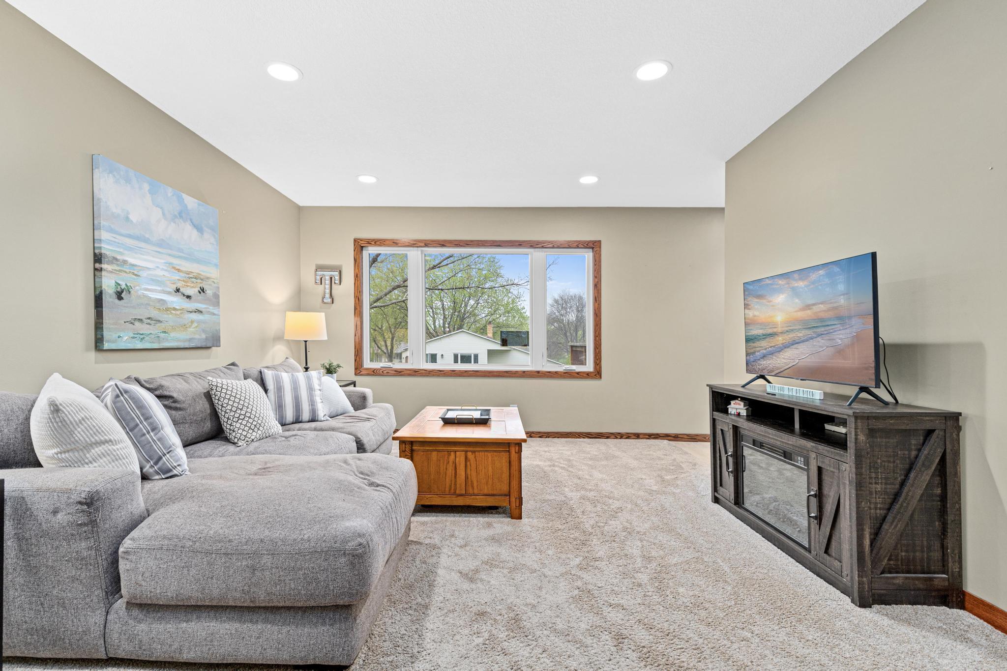 Andersen windows bring in abundant natural light and views.