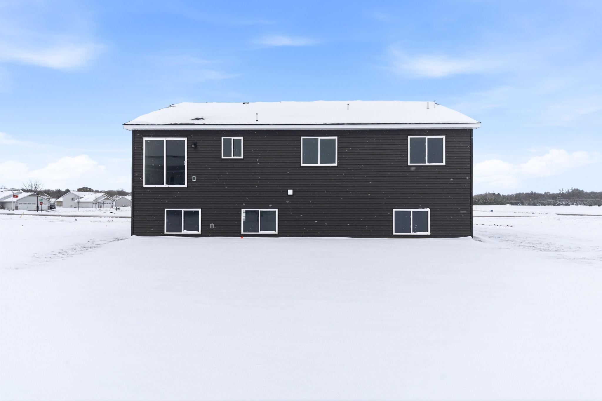 36-web-or-mls-15185 Laurel St Exteriors-5.jpg