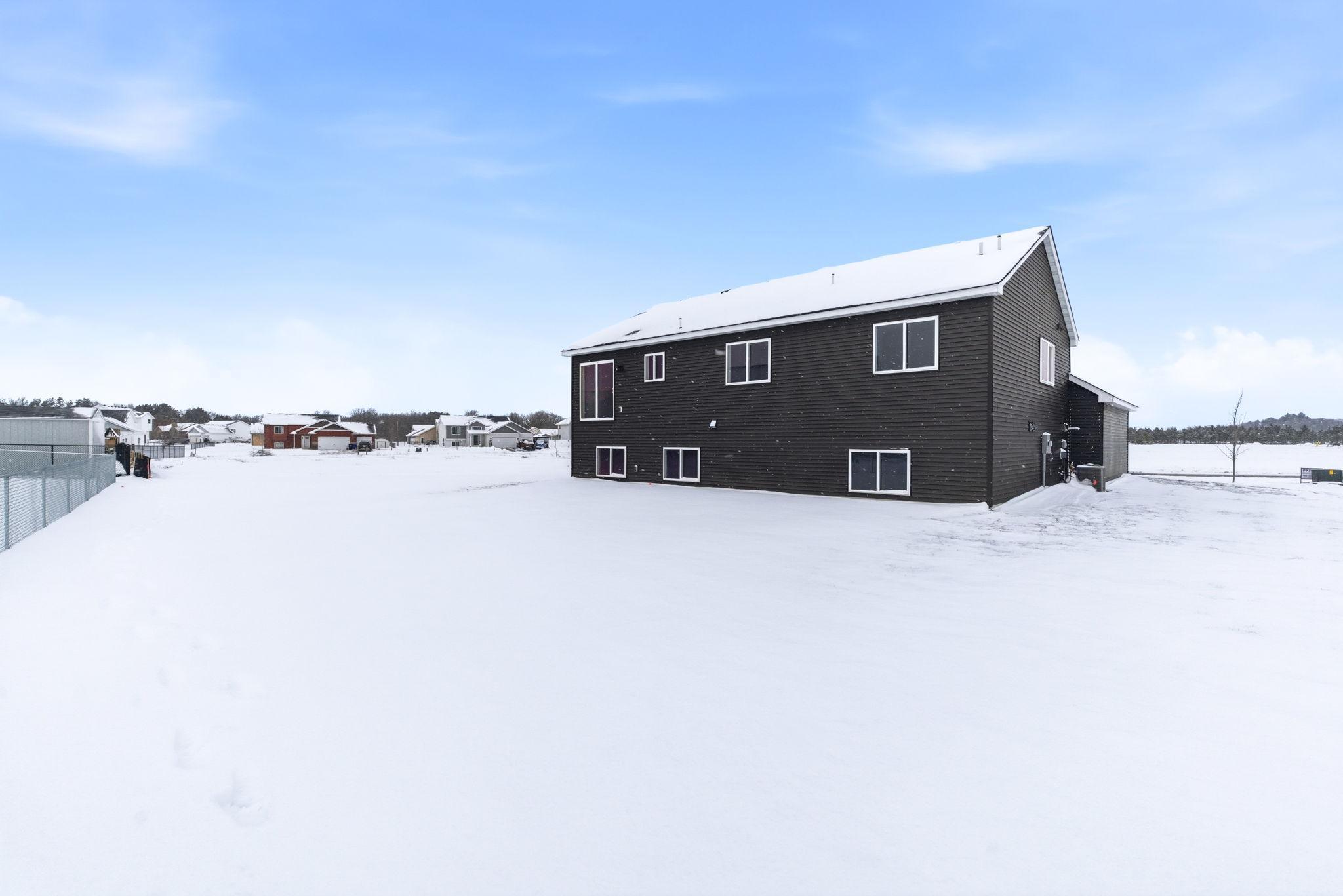 37-web-or-mls-15185 Laurel St Exteriors-6.jpg