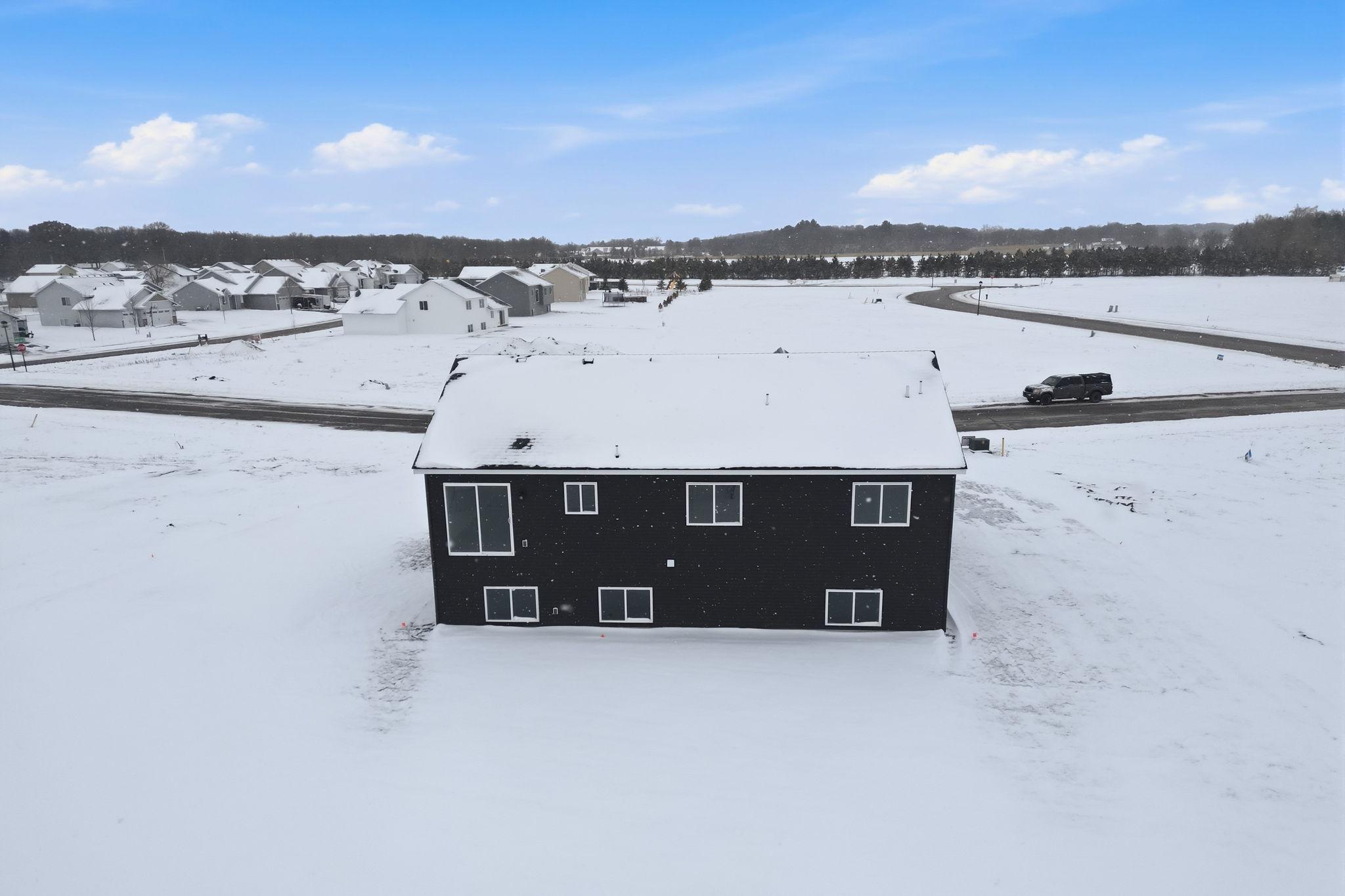 42-web-or-mls-15185 Laurel St Exteriors-11.jpg