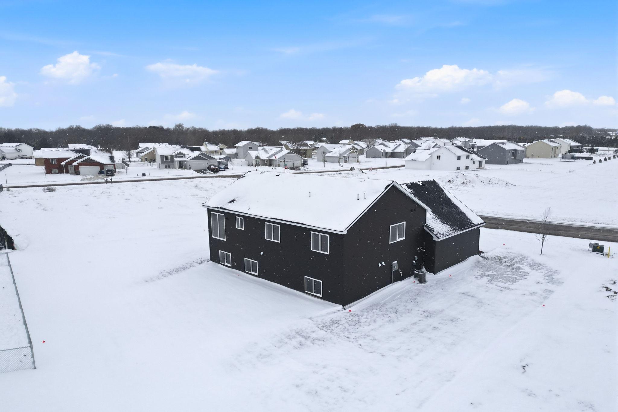 43-web-or-mls-15185 Laurel St Exteriors-12.jpg