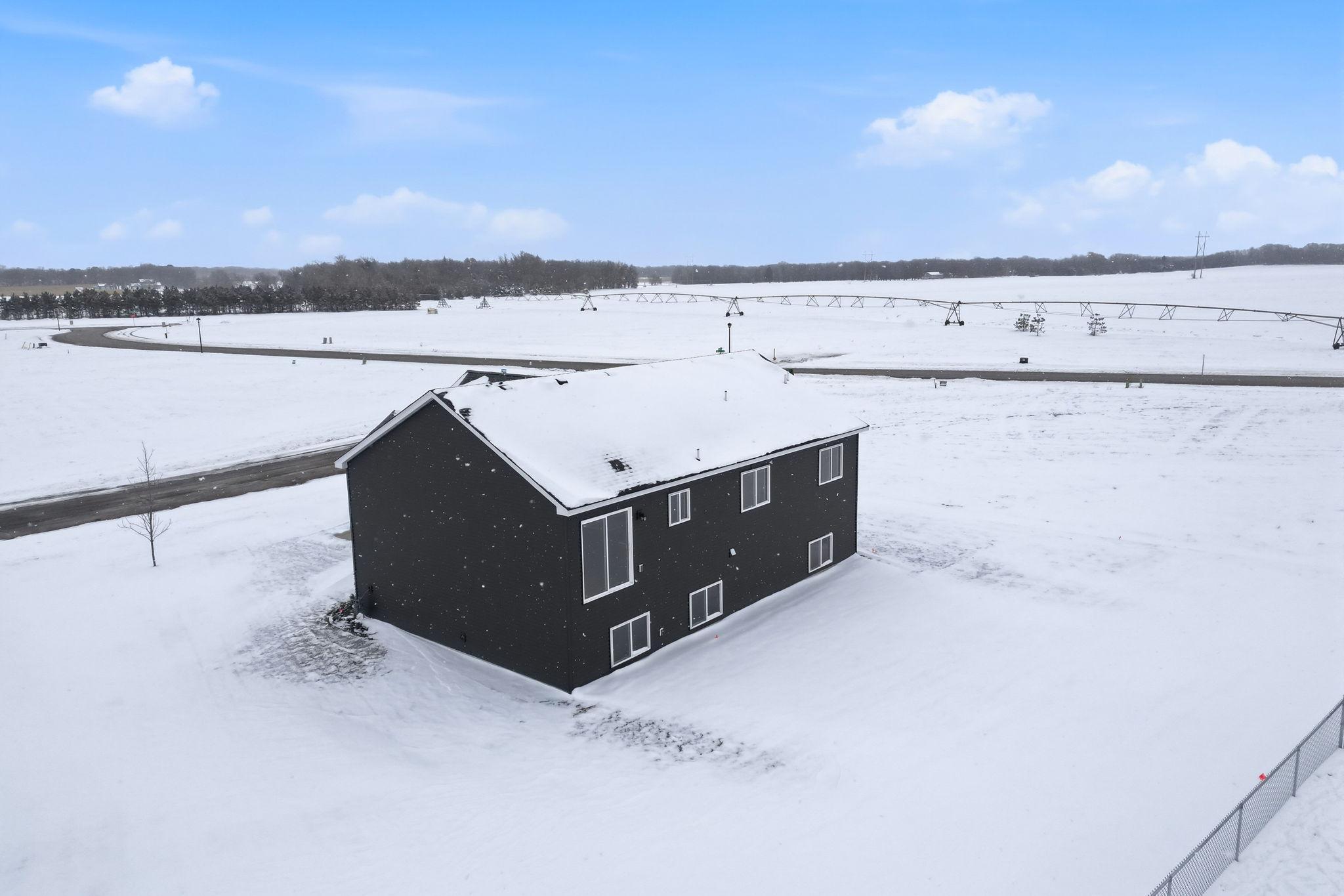 41-web-or-mls-15185 Laurel St Exteriors-10.jpg