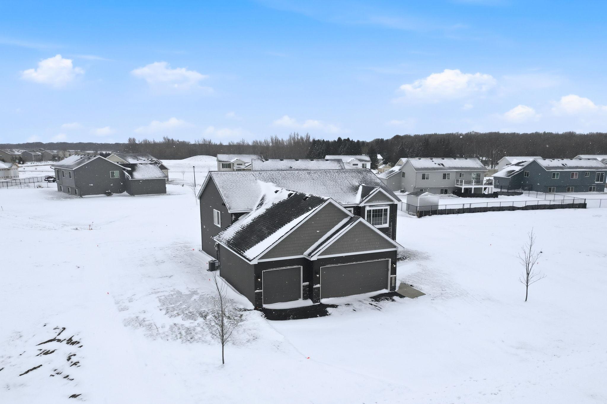 38-web-or-mls-15185 Laurel St Exteriors-7.jpg