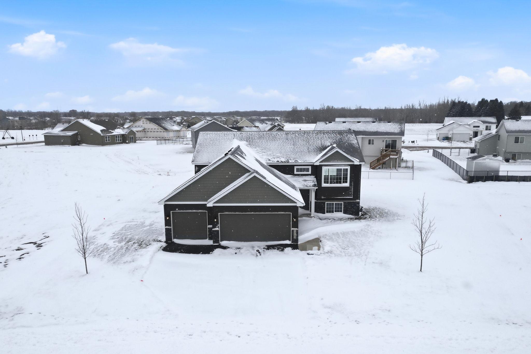 39-web-or-mls-15185 Laurel St Exteriors-8.jpg