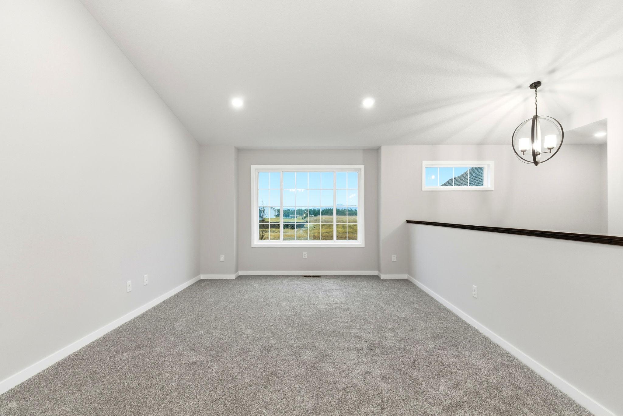 10-web-or-mls-15185 Laurel St-10.jpg