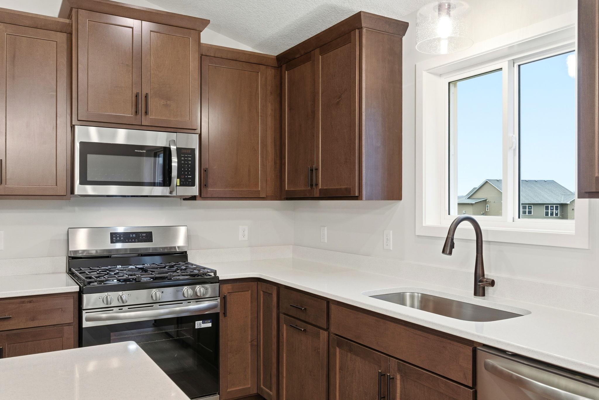 17-web-or-mls-15185 Laurel St-17.jpg