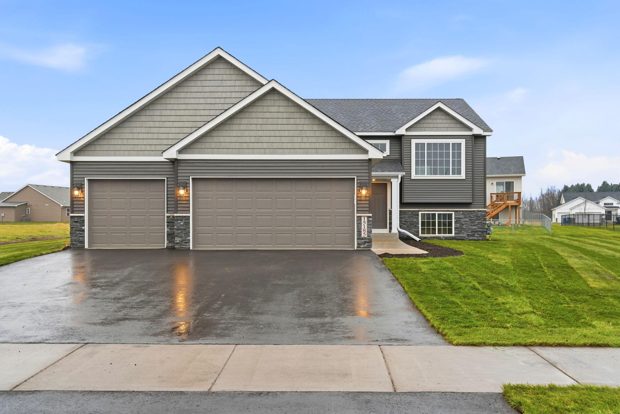 1-web-or-mls-15185 Laurel St-1.jpg