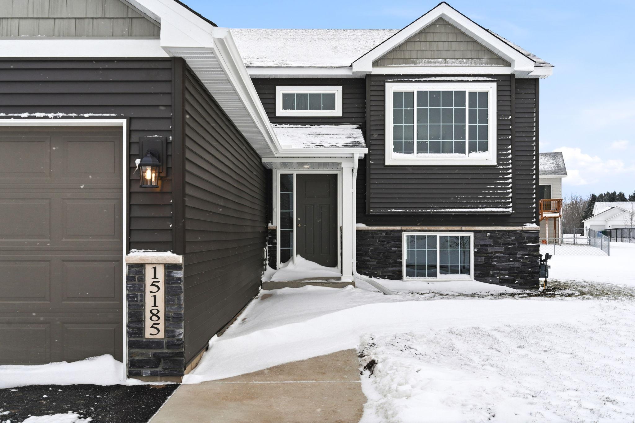 34-web-or-mls-15185 Laurel St Exteriors-3.jpg