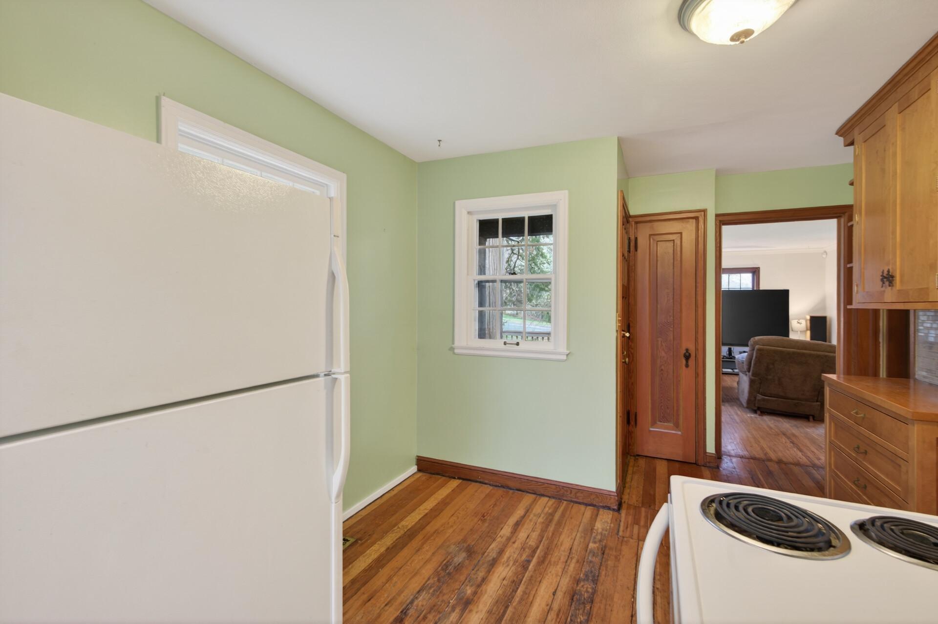 Room for an small table to make it an eat in kitchen