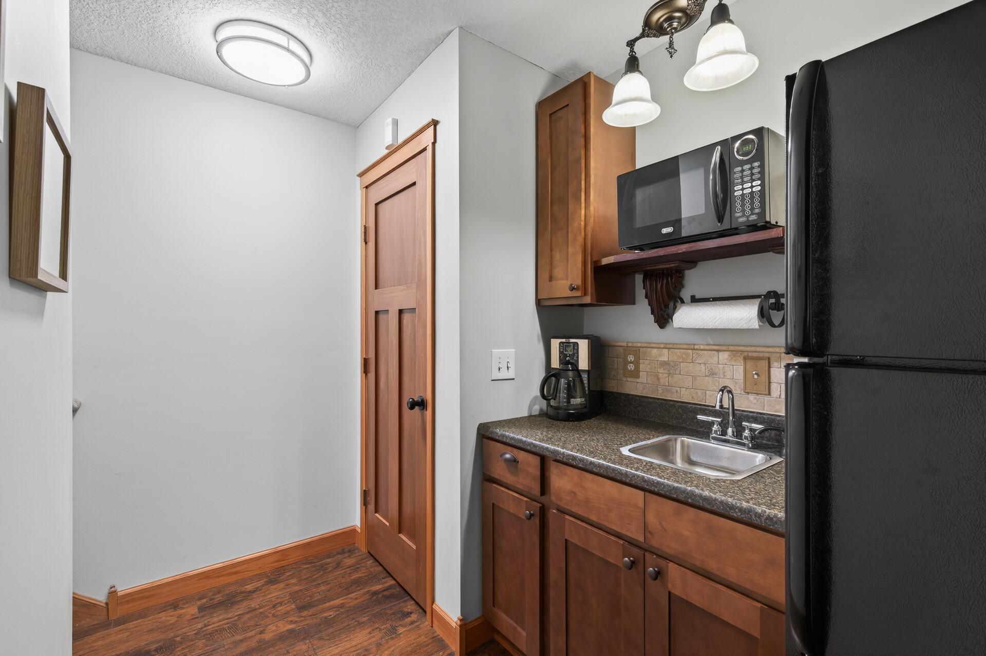 Lower level kitchenette