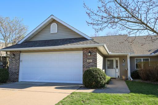 611 Cherrywood Court, Red Wing, MN 55066