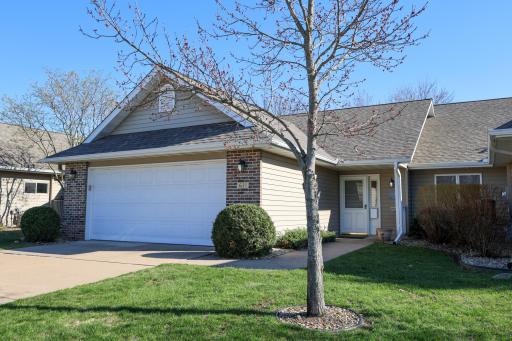 611 Cherrywood Court, Red Wing, MN 55066