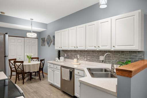 1572 Countryside Drive, Shakopee, MN 55379