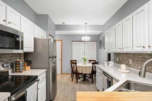 1572 Countryside Drive, Shakopee, MN 55379