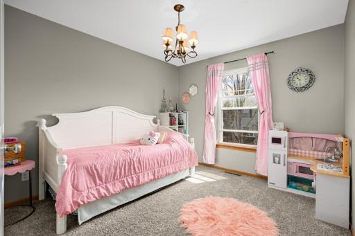1572 Countryside Drive, Shakopee, MN 55379