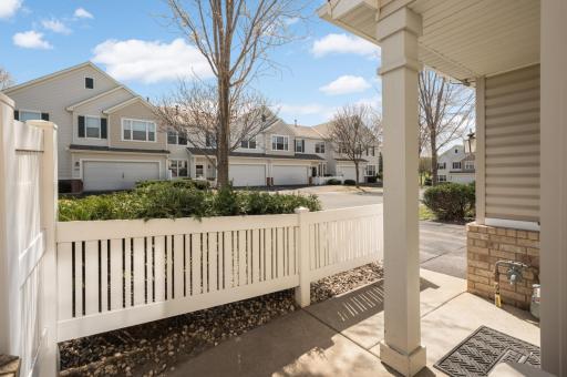1572 Countryside Drive, Shakopee, MN 55379