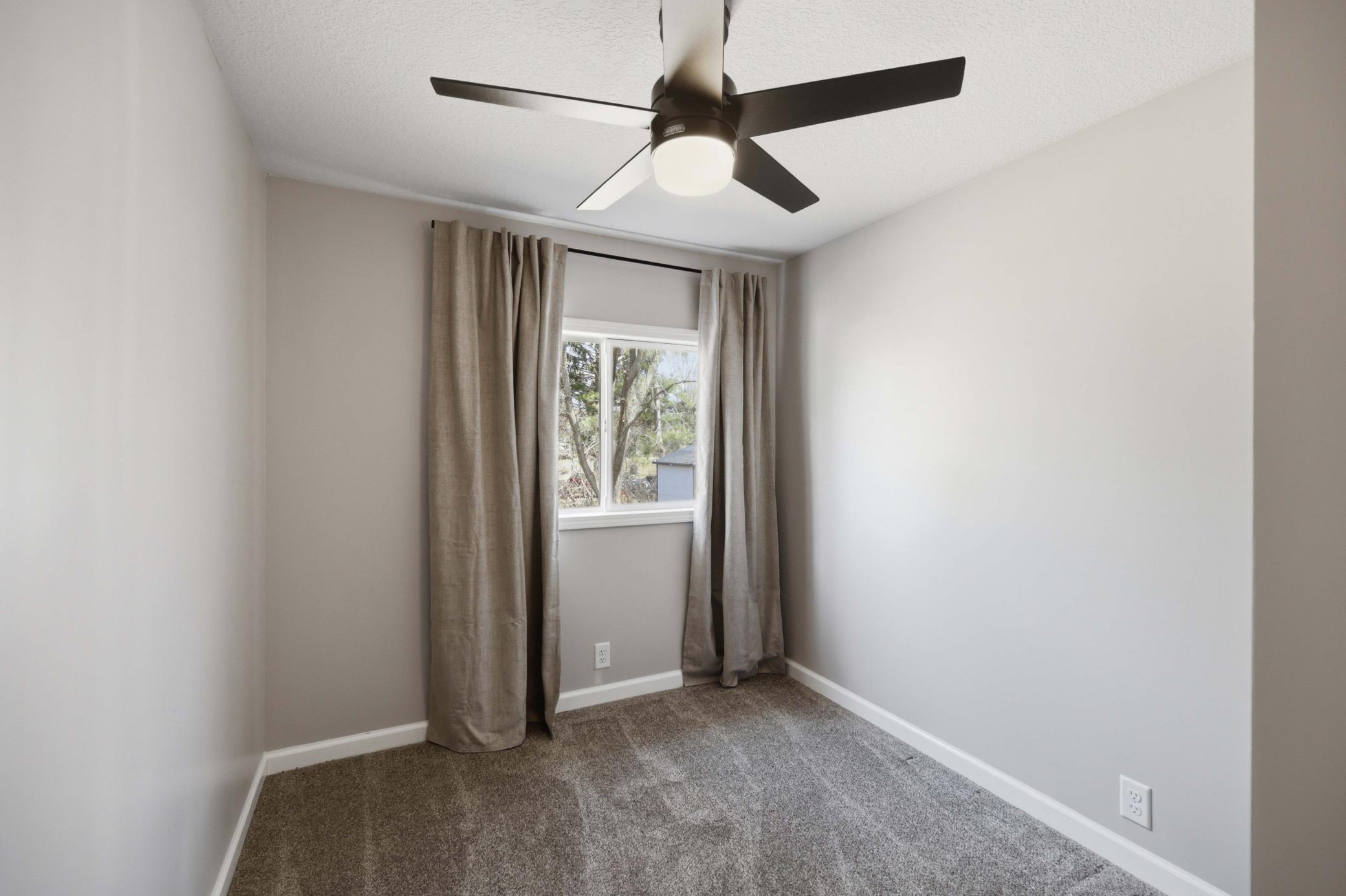 08-2058 Pine Knoll Rd_Mora-10.jpg