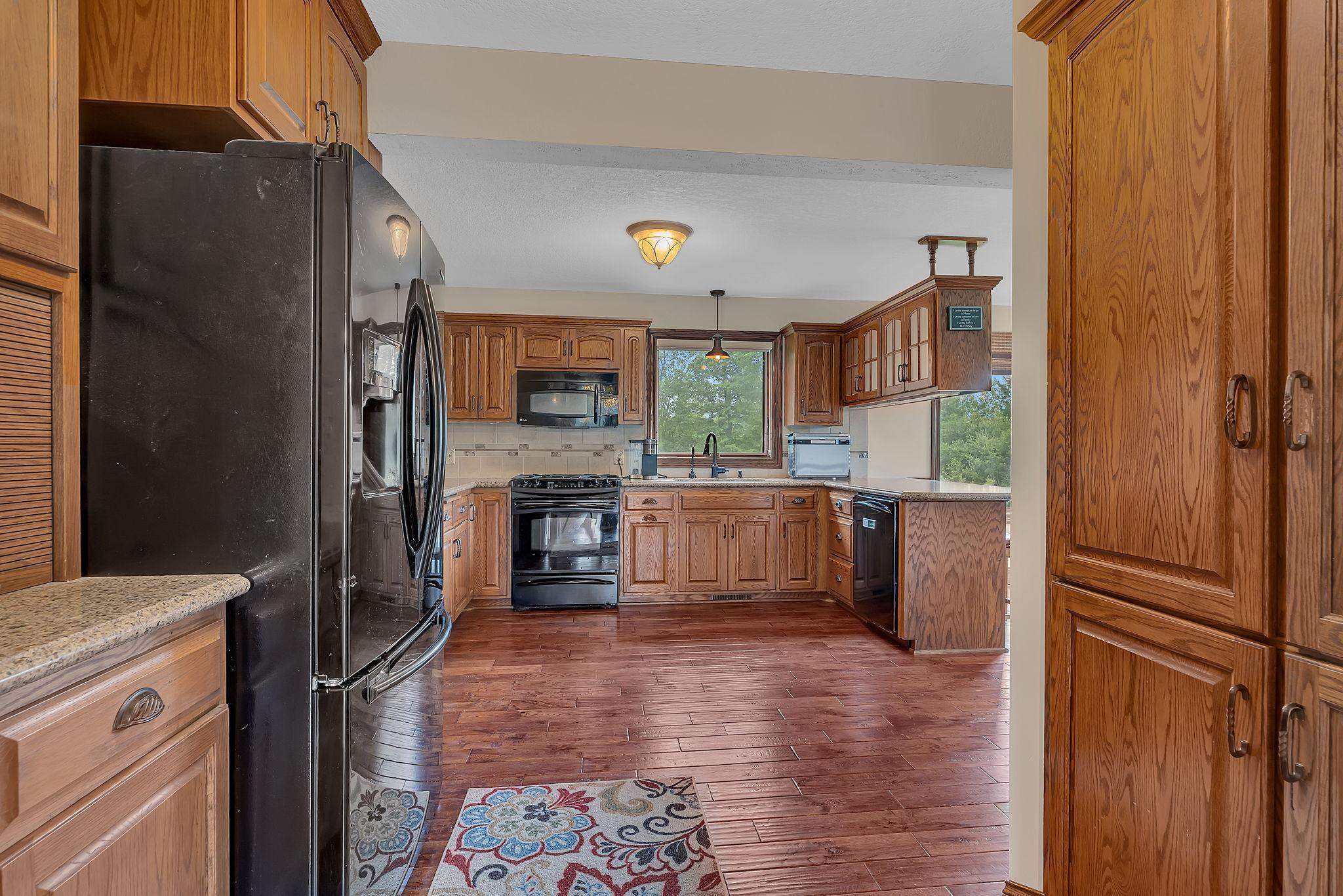 Gorgouse kitchen with custom solid wood cabinets