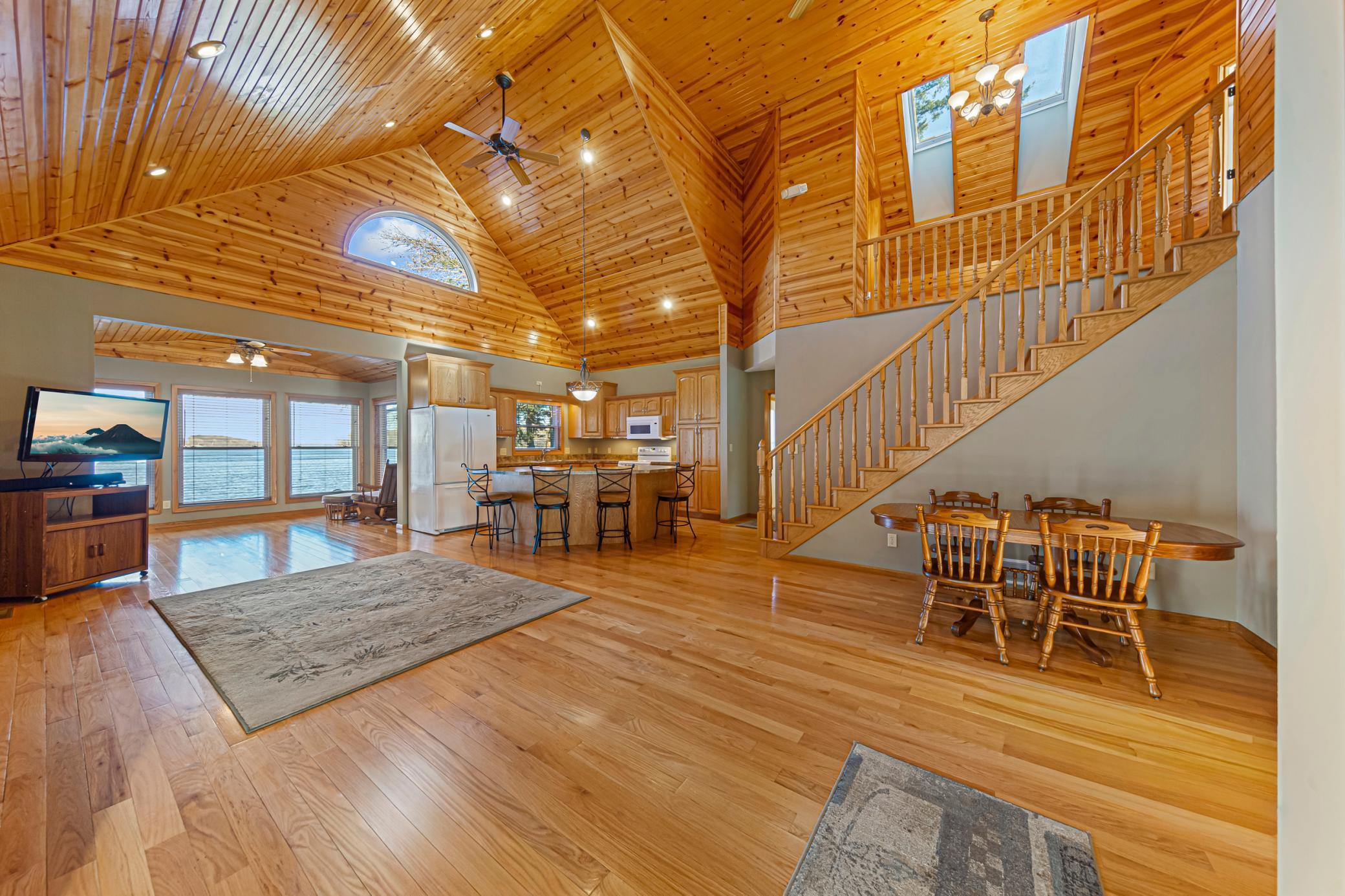 16 living_dining_kitchen.jpg