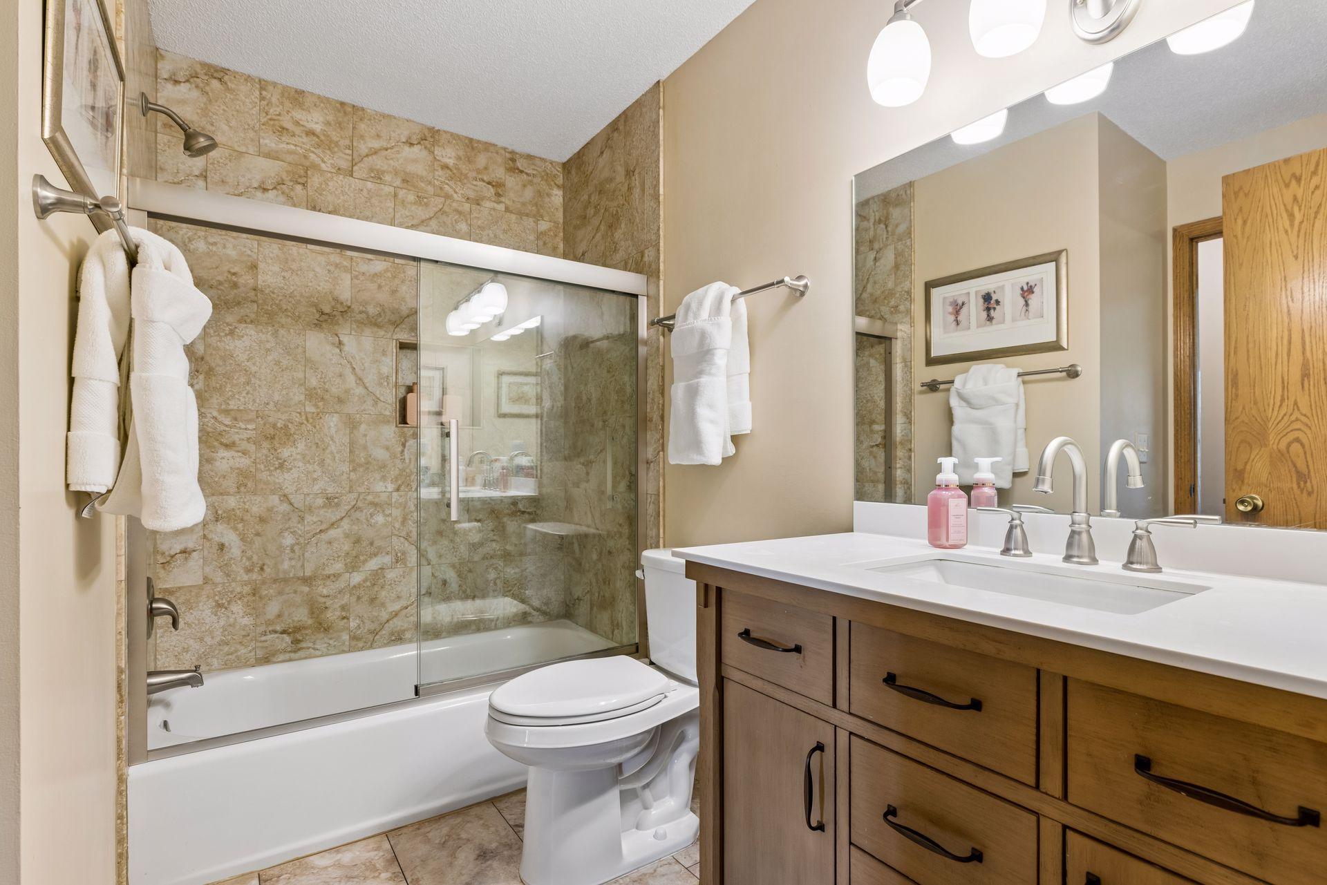 Updated full bathroom