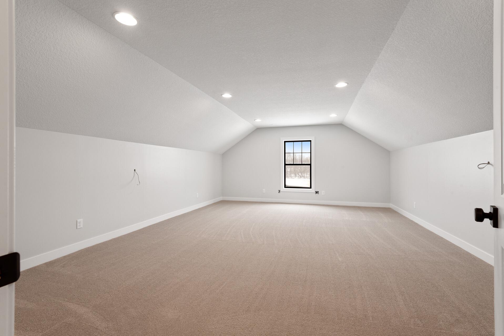 How will you use this Bonus Space? Secluded Office? Hobby, Arts, Crafts, Sewing Room? Photo of previous home.