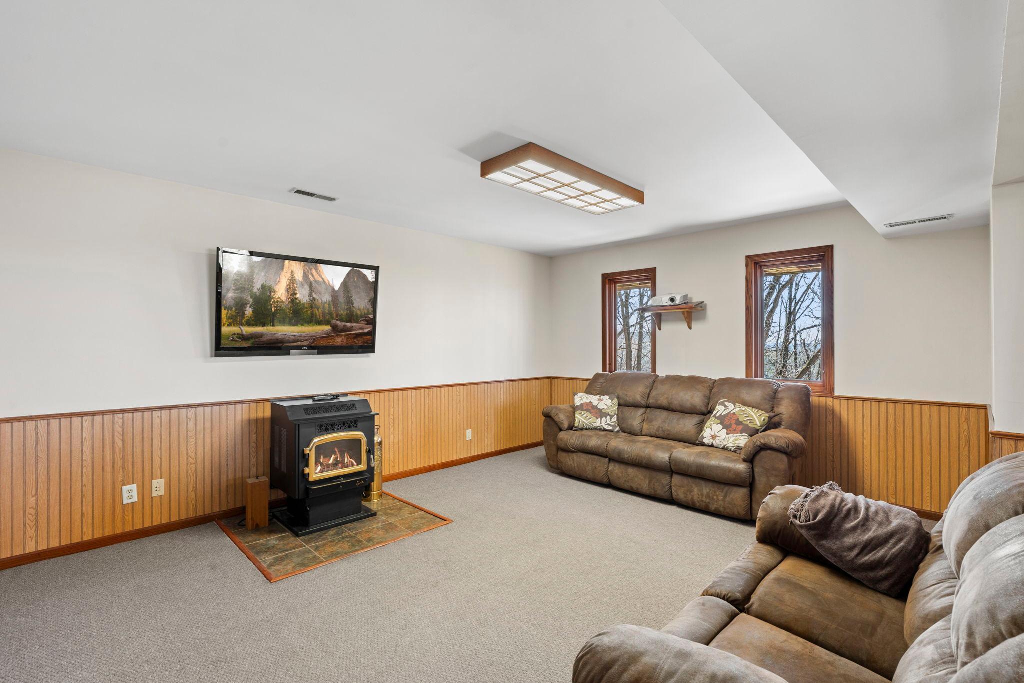 76-web-or-mls-2642 Northridge Ln N-529.jpg