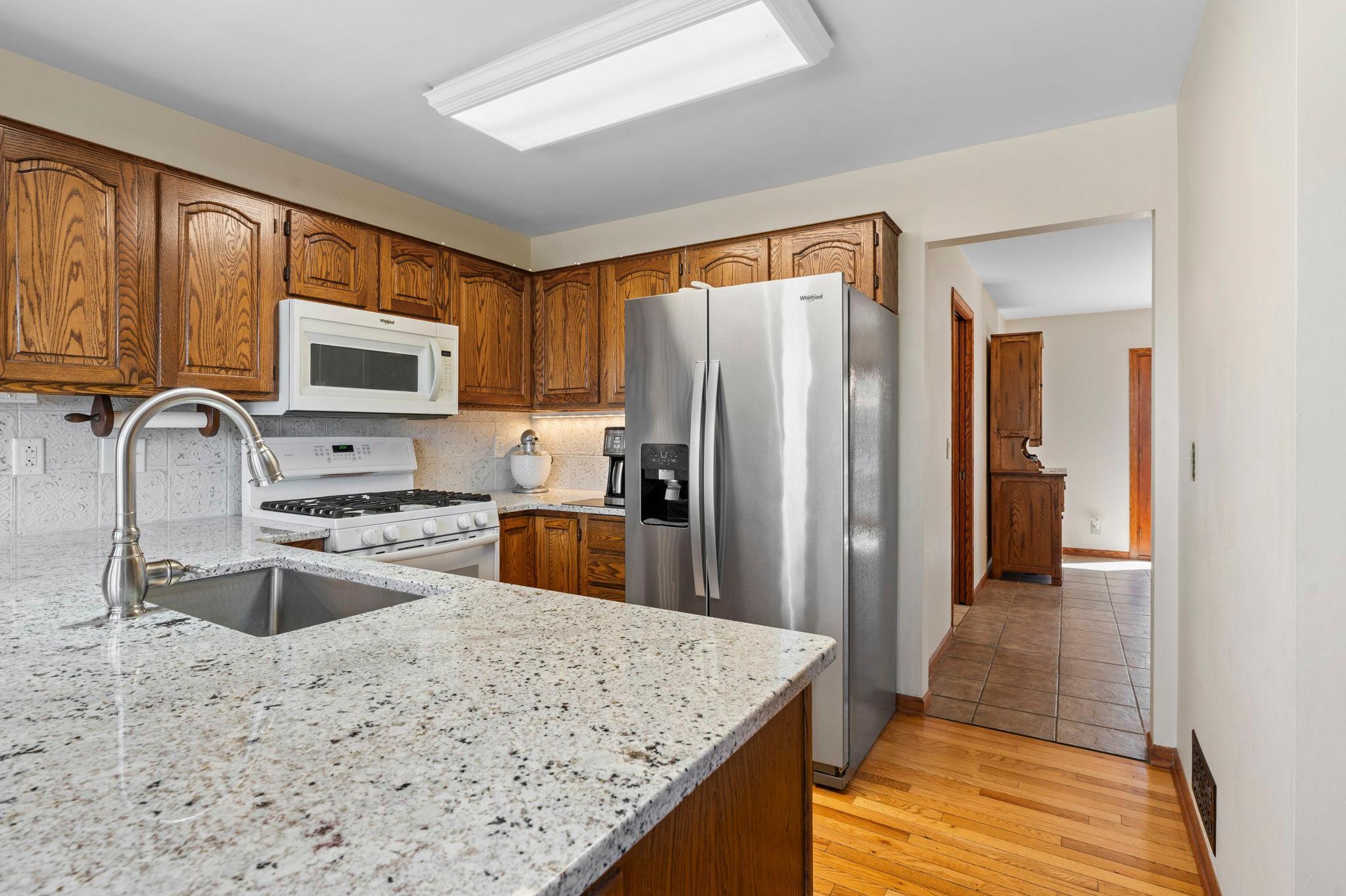 42-web-or-mls-2642 Northridge Ln N-374.jpg