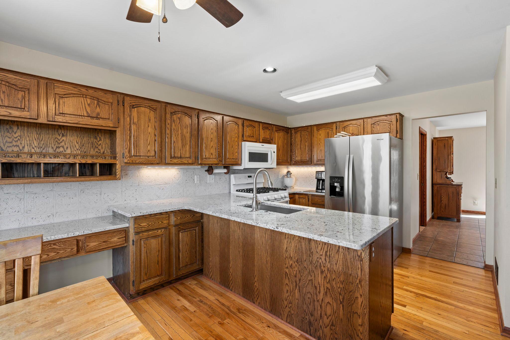 45-web-or-mls-2642 Northridge Ln N-389.jpg