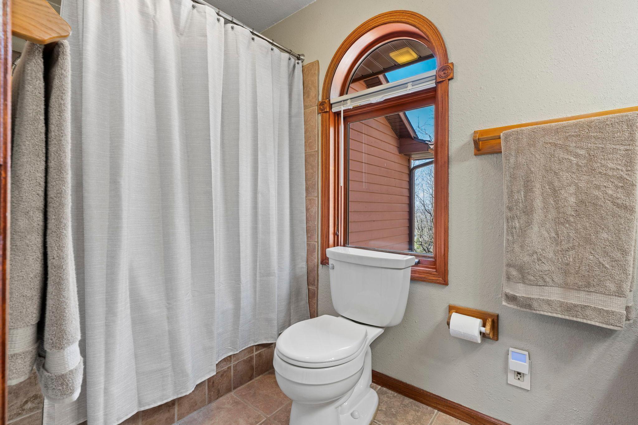 68-web-or-mls-2642 Northridge Ln N-484.jpg