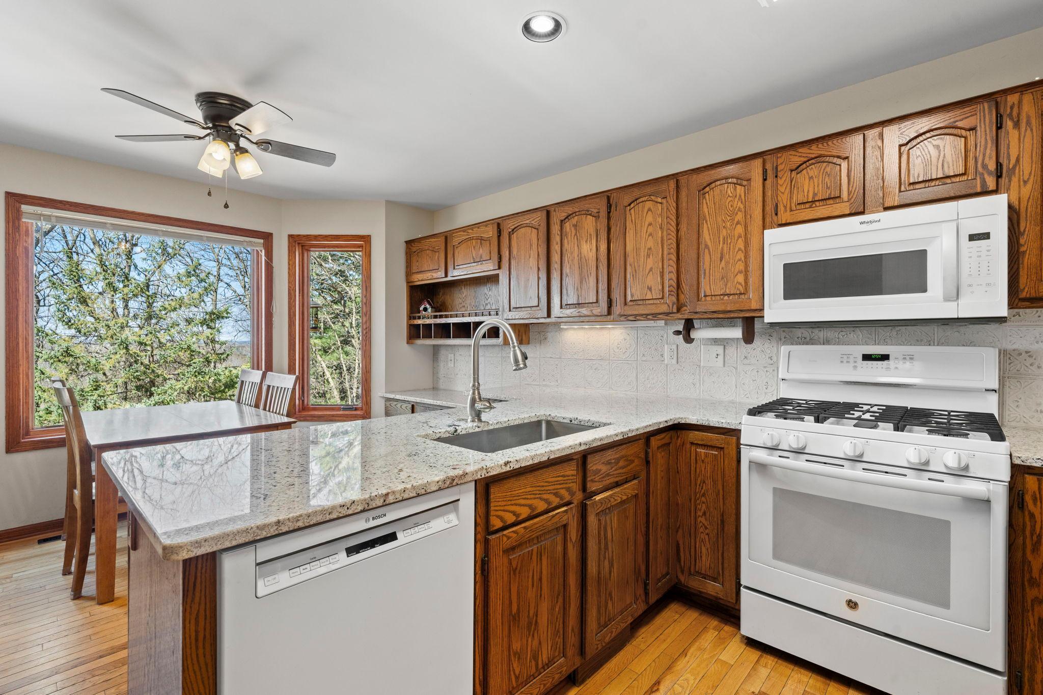 41-web-or-mls-2642 Northridge Ln N-369.jpg