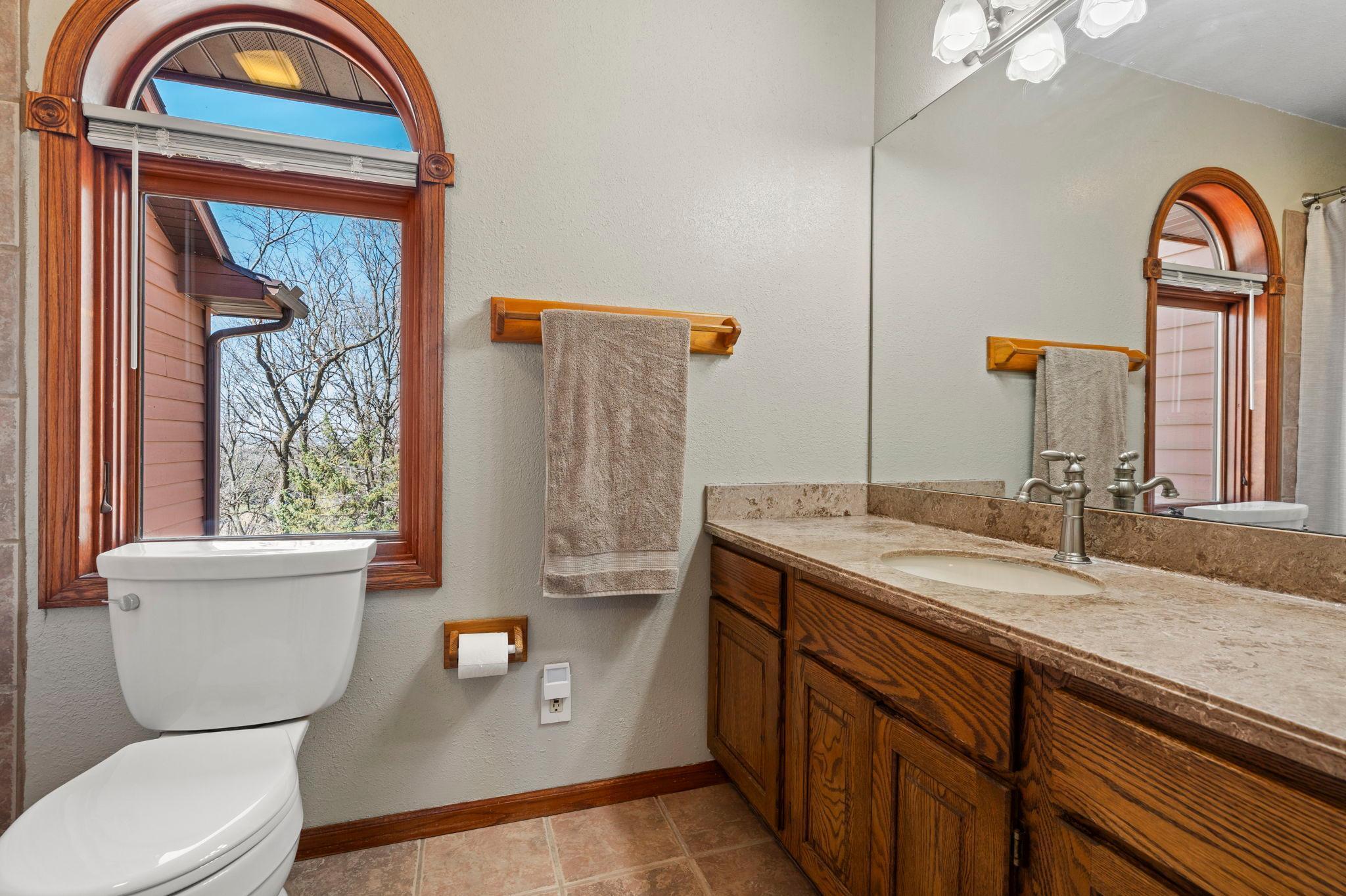 65-web-or-mls-2642 Northridge Ln N-479.jpg