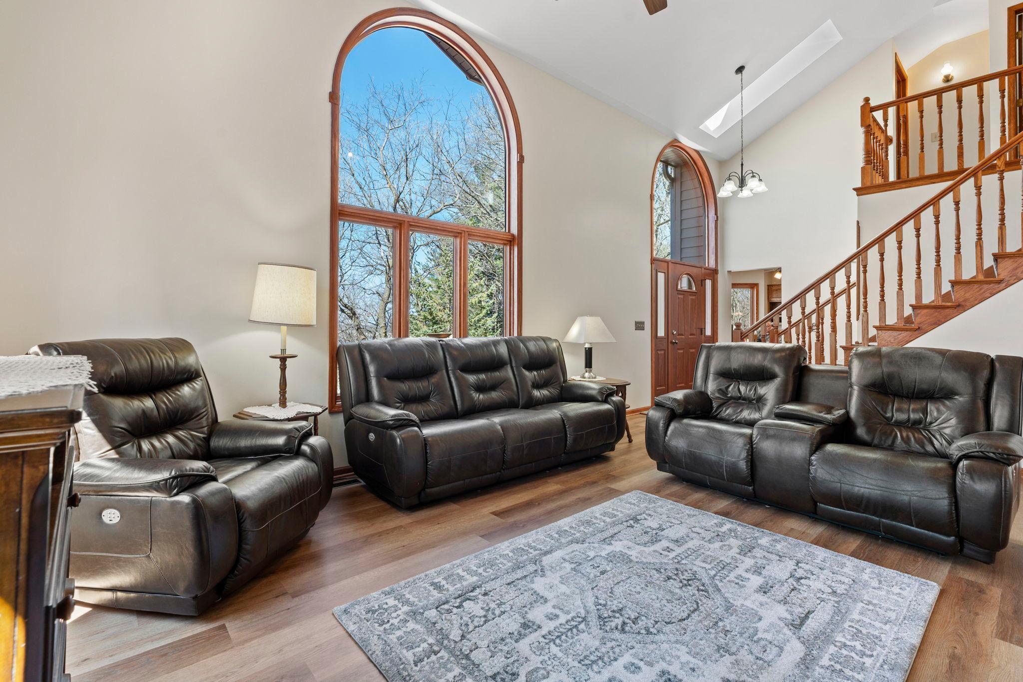 27-web-or-mls-2642 Northridge Ln N-304.jpg