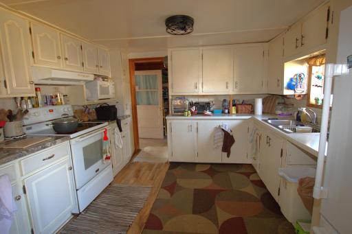 LARGE 11X11 KITCHEN