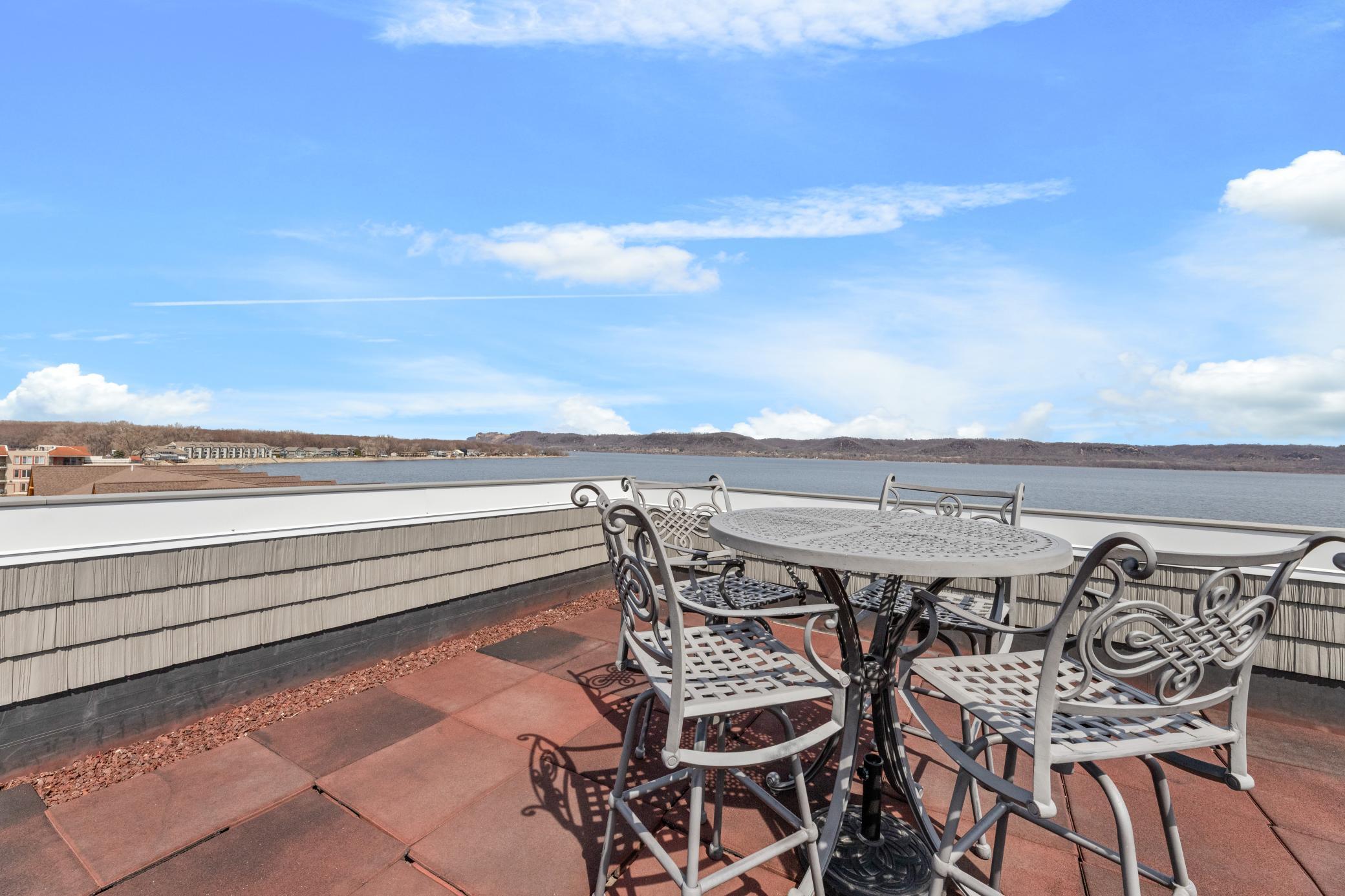 rooftop sky deck facing north
