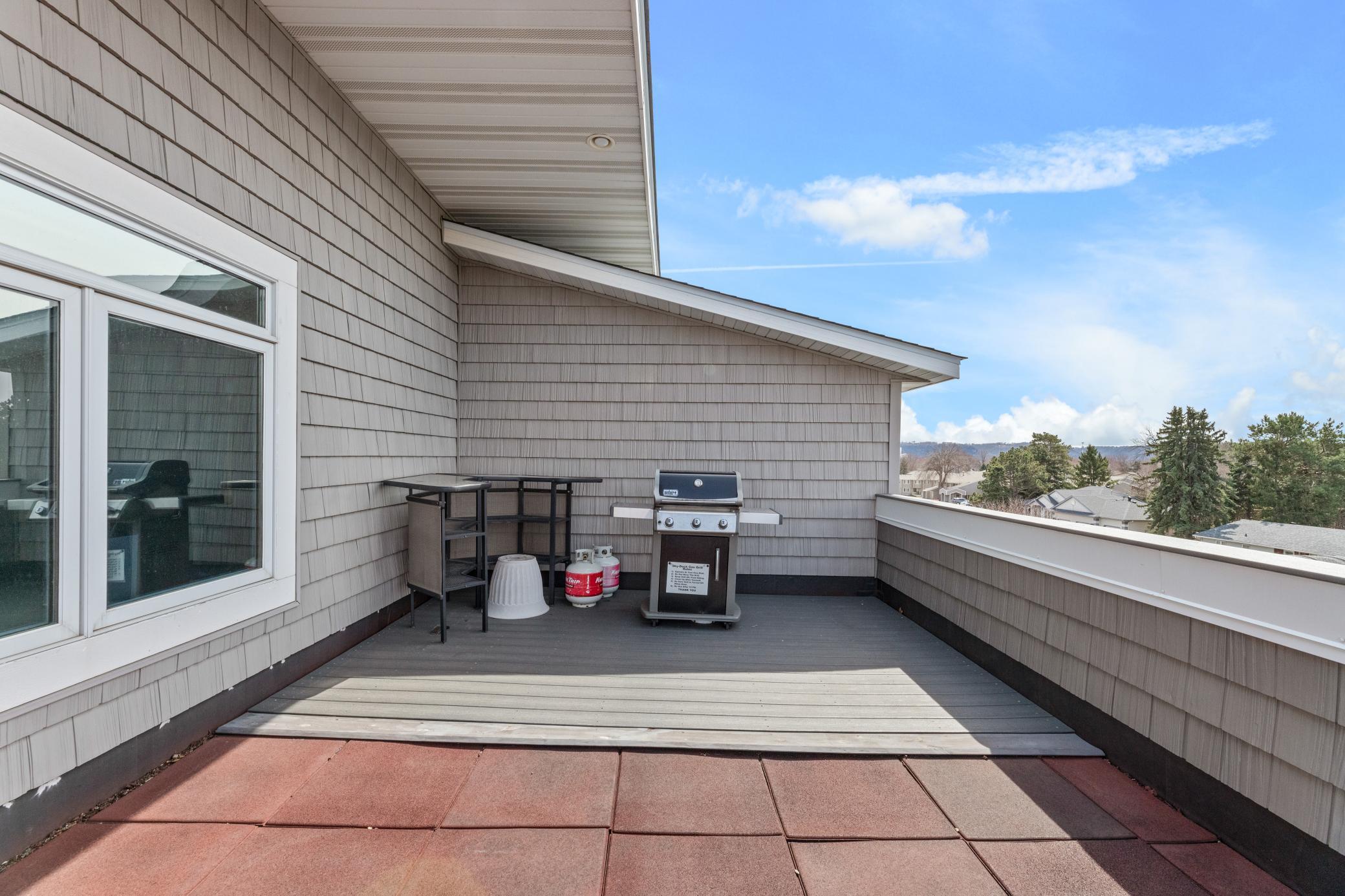 roof top skydeck facing west