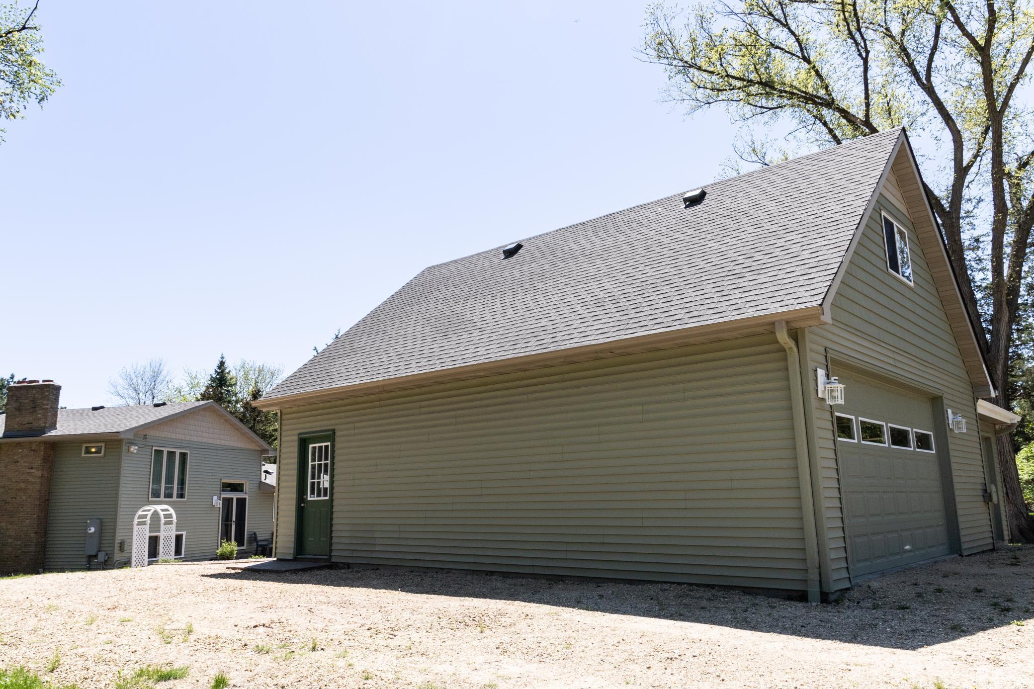 11660 Lehigh Ave S -Hastings - shop 4.jpg