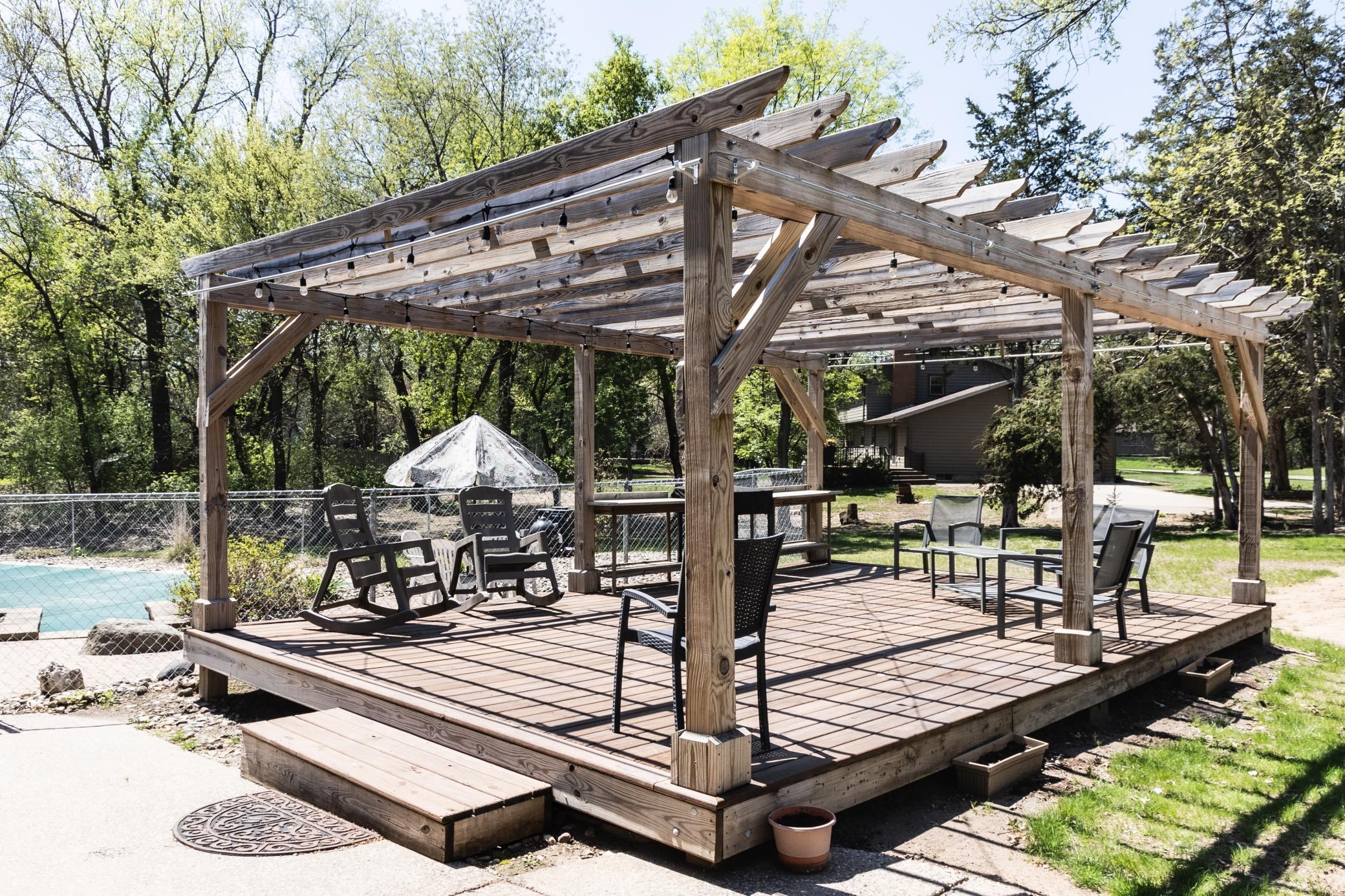 11660 Lehigh Ave S -Hastings - deck.jpg