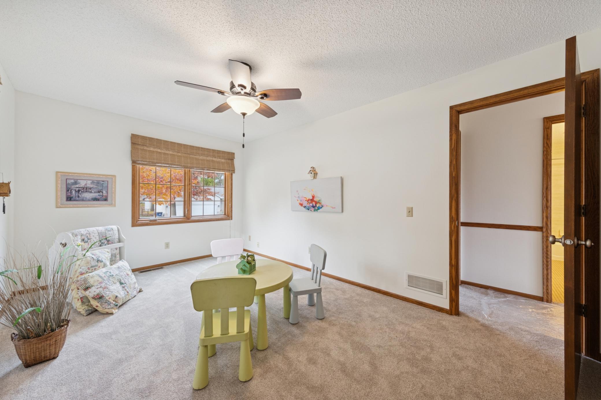 13. Very Large 2nd Bedroom - multiple ceilinng fans.jpg