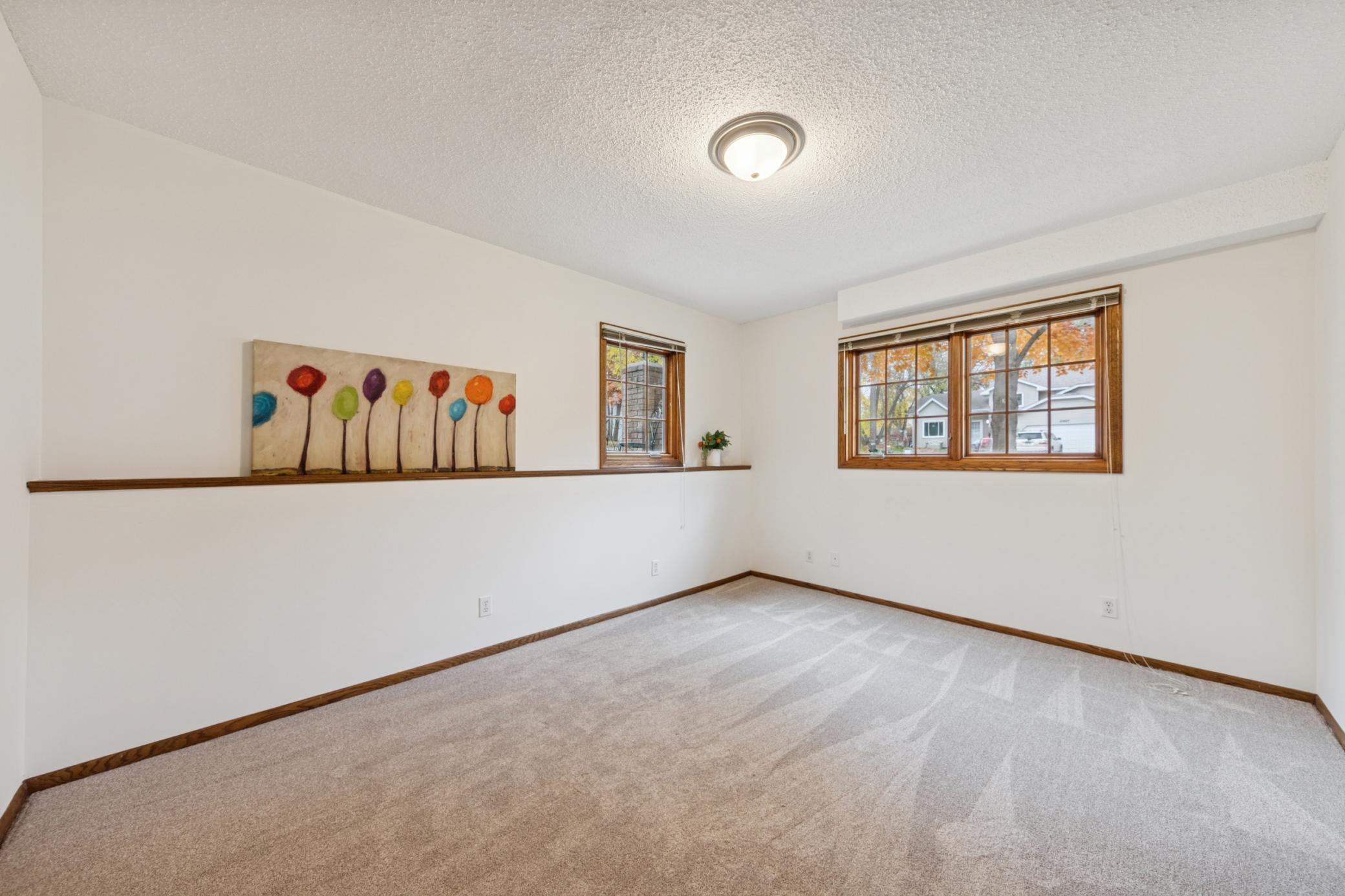 15. Large Bedroom 4.jpg