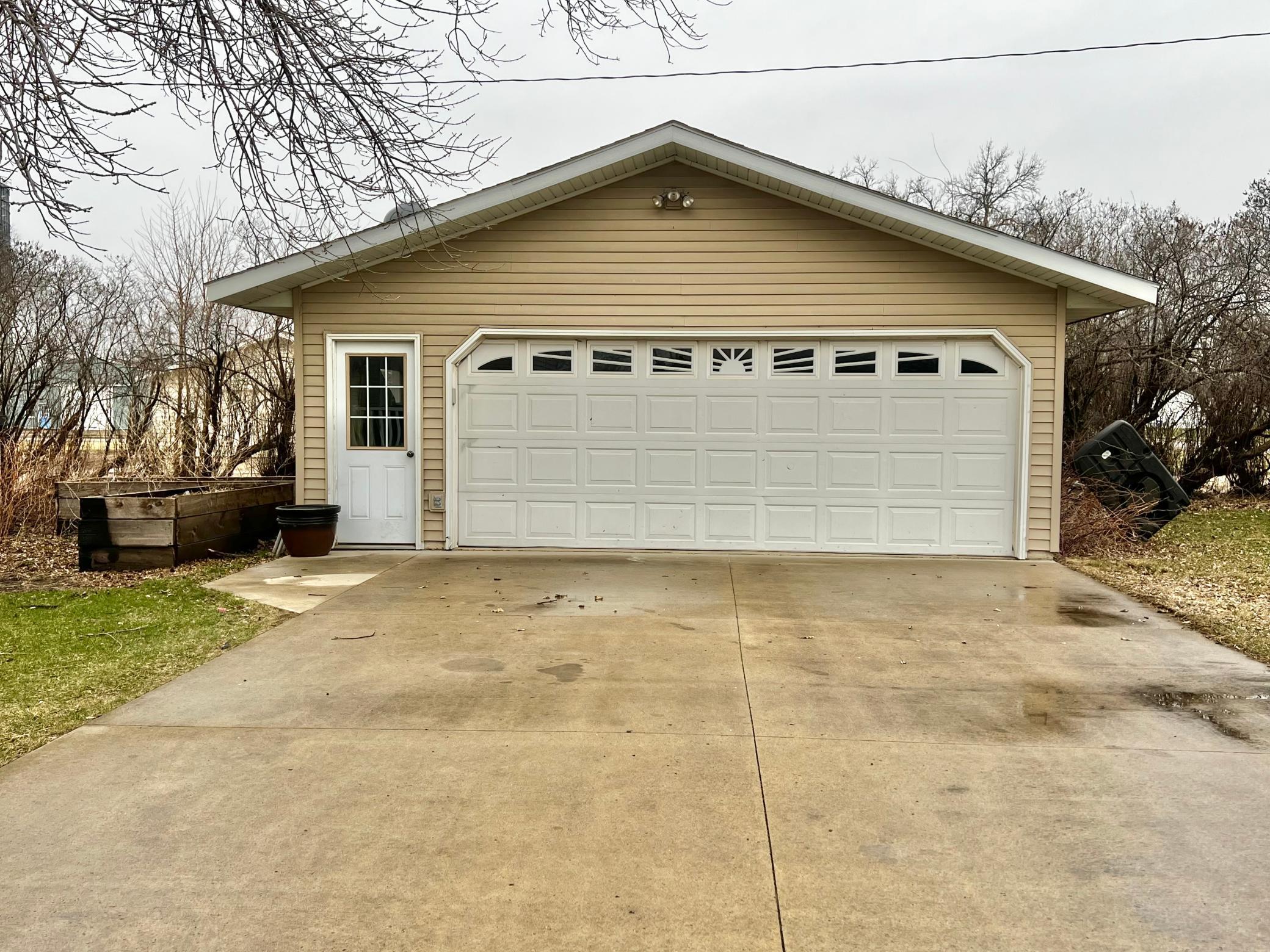 2 Car extended Garage for Extra work space or Storage!