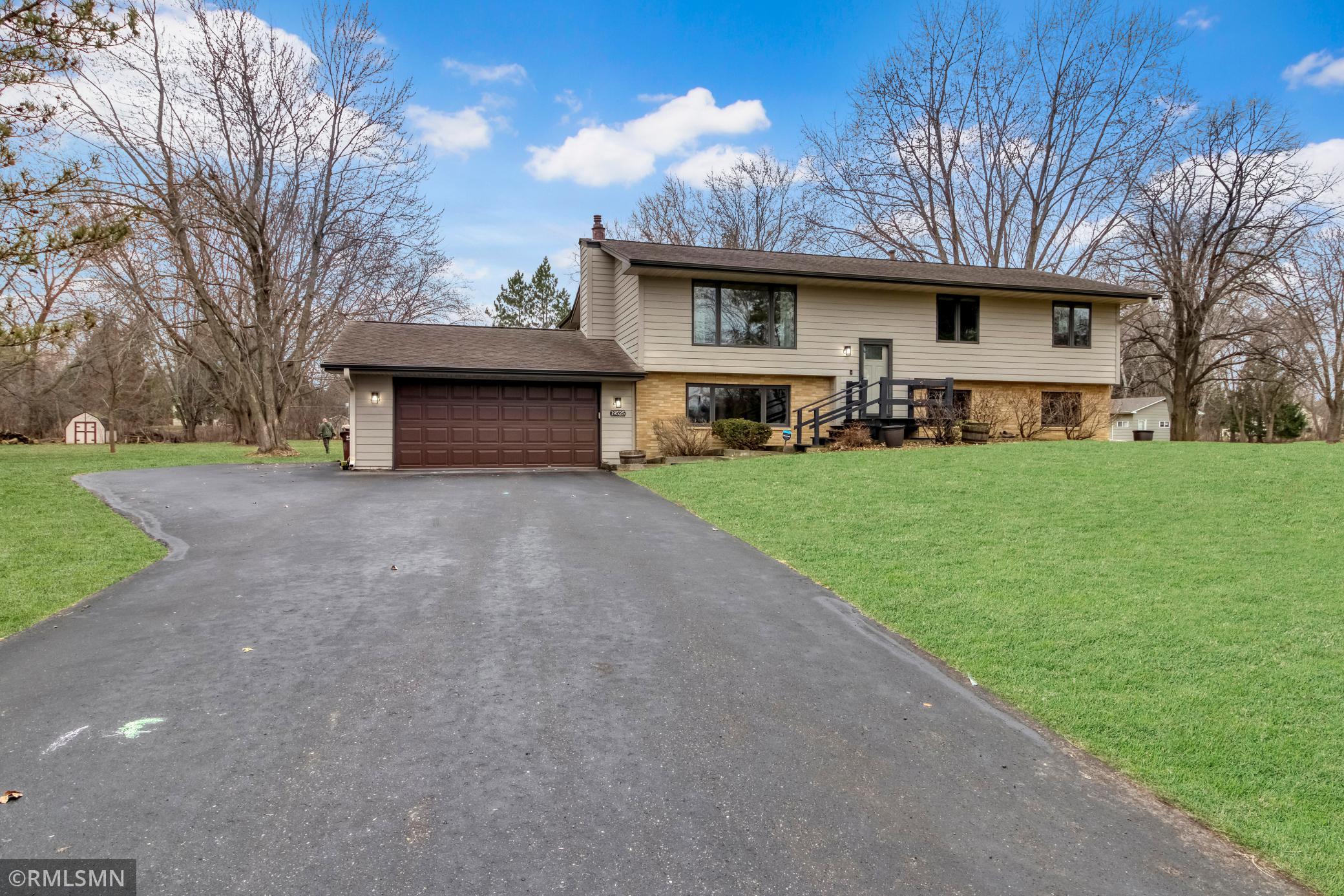 19525-Country-Cir-E-Corcoran-MN-55374 (39).jpg